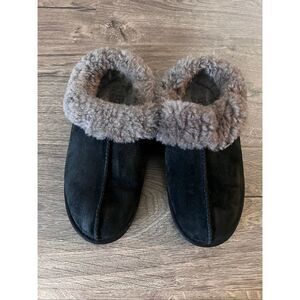 Ugg Women's Black Suede Moccasin Slippers US Size 7